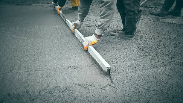 Best Concrete Sidewalk Installation in Flora, IL